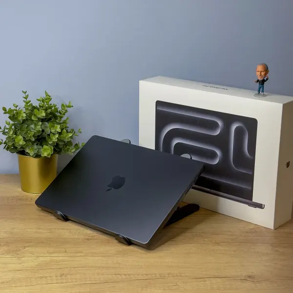 Apple 2023 Macbook Pro 14 M3 Pro Space Black3